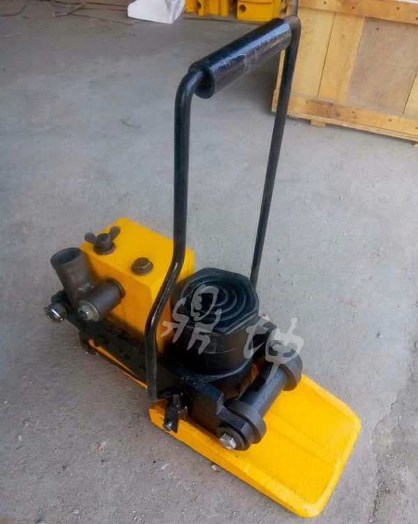 YQD-200型液壓起道機