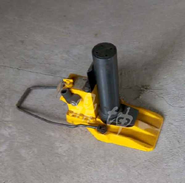 GQD(X)A軌枕板下墊雙速液壓起道器