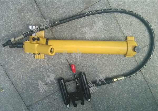 YBX-1型提速道岔滑床板液壓拔銷器