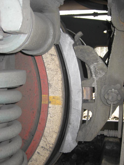 優(yōu)化制動(dòng)機(jī)操縱 降低機(jī)車閘瓦磨耗