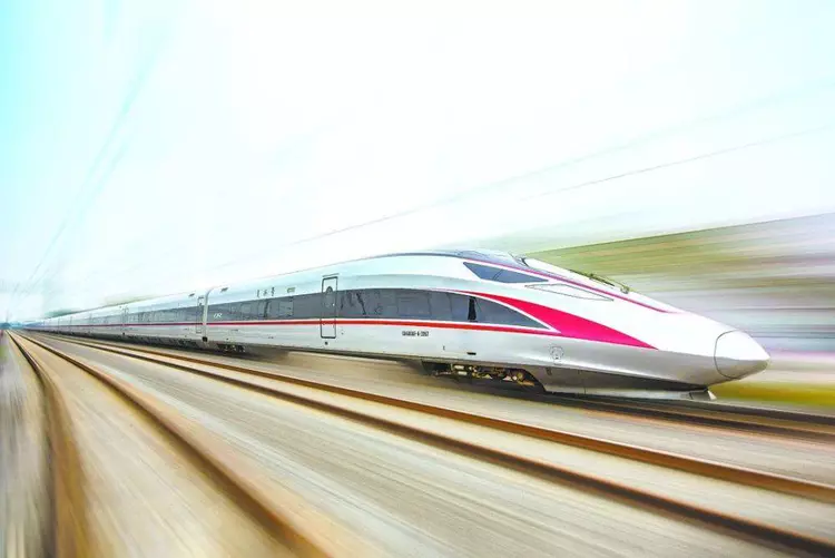 努力提升鐵路行業科技水平