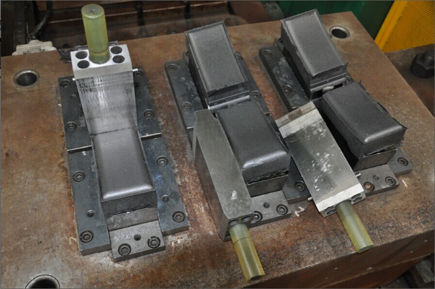 地鐵車輛用高摩合成閘瓦及其制造方法