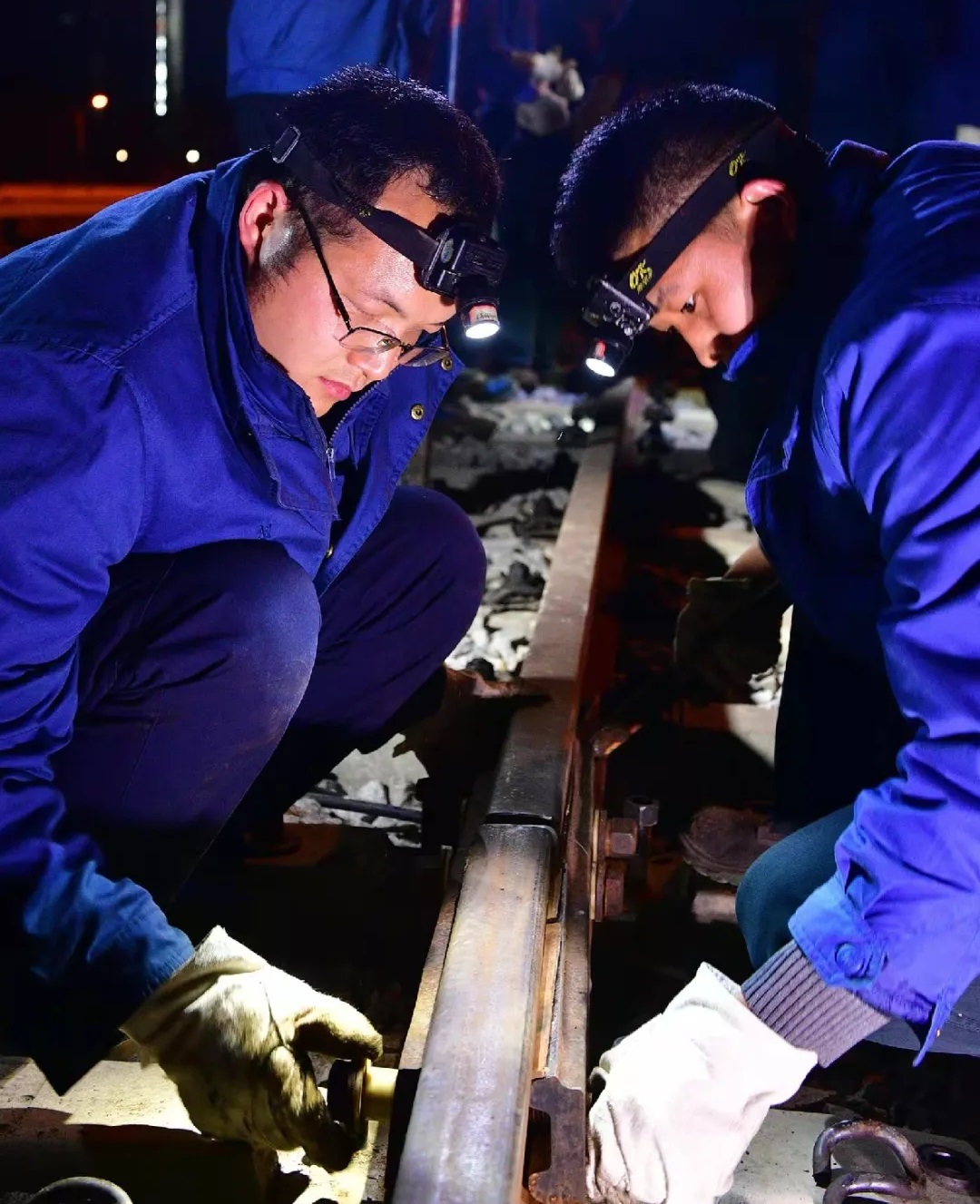 1700012904103599.jpg 鋼軌換鋪