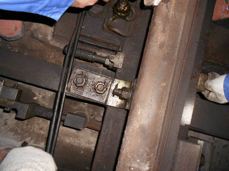 三開道岔安裝鐵路道岔鉤鎖器的使用說明