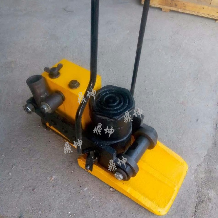 液壓起道機(jī)的組成及特點