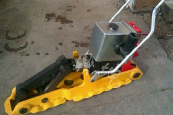 YB-200型液壓撥道機